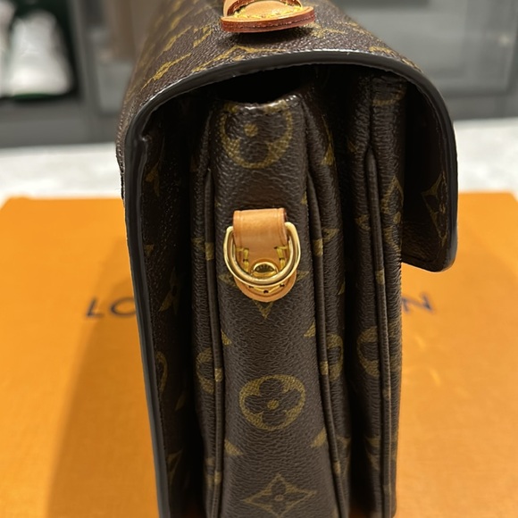 Louis Vuitton Pochette Metis - Picture 4 of 7